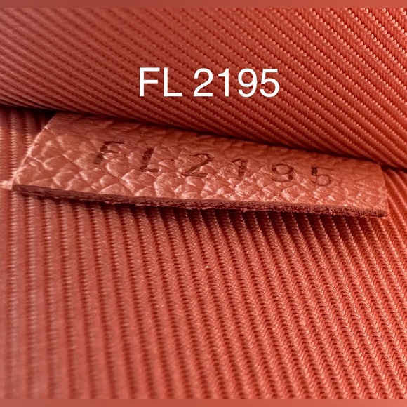 149 Preloved Louis Vuitton LV Taurillon Lockme II ($$ Marked Down 2/9/2025) - Picture 14 of 16